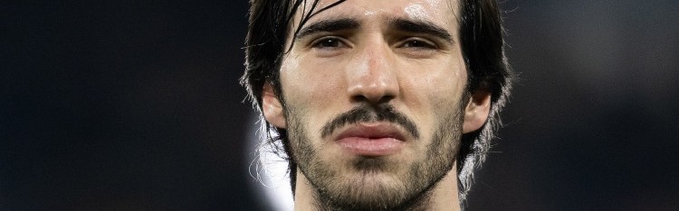 世预赛高清直播入口-记者：曼联想买左边卫 中场目标吉马良斯、托纳利不太会同时离队